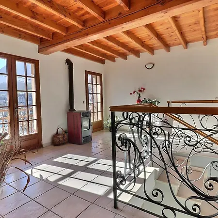 Dom wakacyjny Grande Maison Avec Jardin *