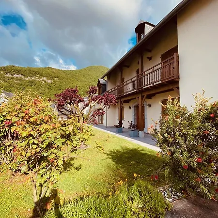 Grande Maison Avec Jardin