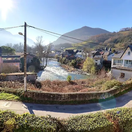 Grande Maison Avec Jardin Hébergement de vacances Sarrancolin