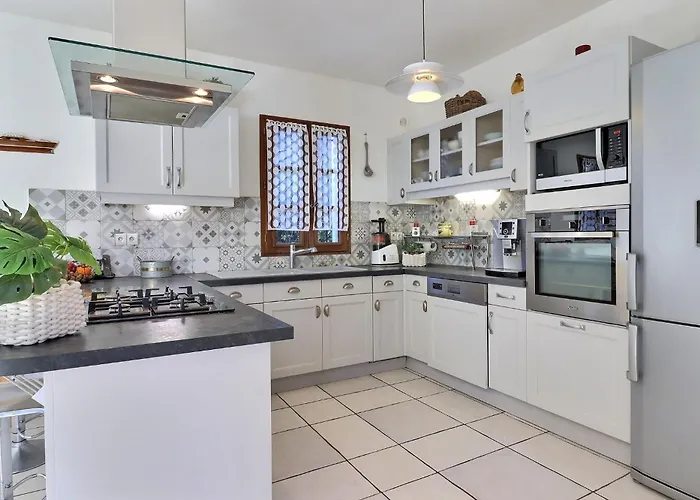 Grande Maison Avec Jardin *