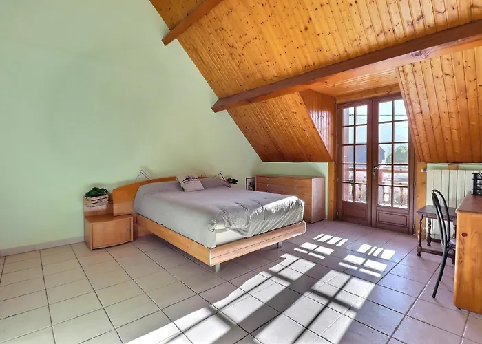 Grande Maison Avec Jardin Nyaraló Sarrancolin