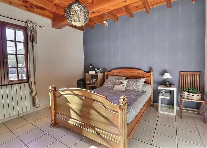 Grande Maison Avec Jardin Nyaraló Sarrancolin