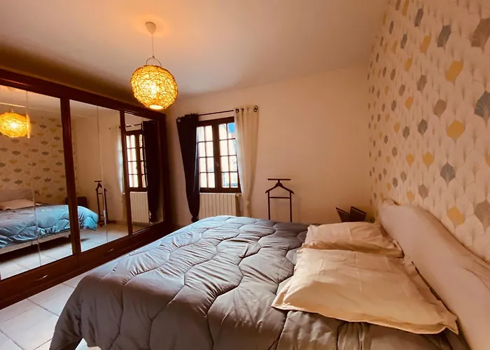 Nyaraló Grande Maison Avec Jardin