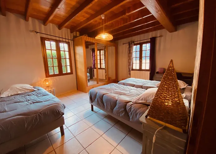 Grande Maison Avec Jardin Nyaraló